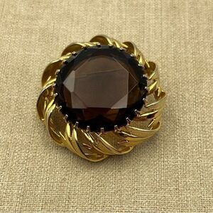 Vintage art deco large brown glass and gold tone brooch